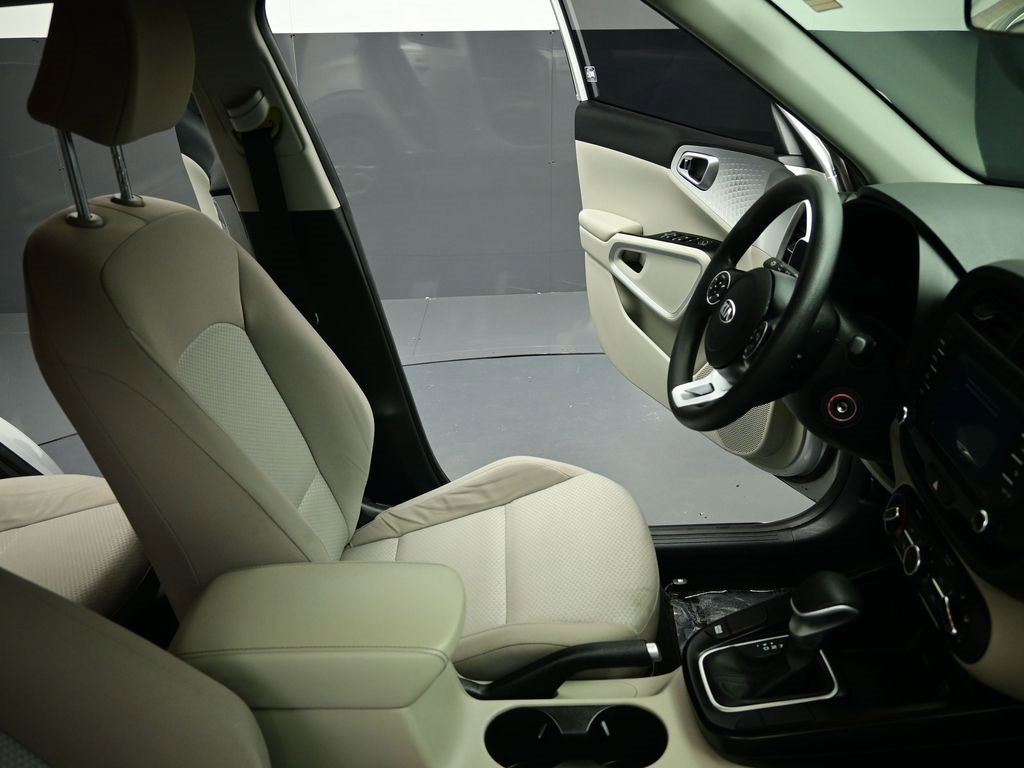 Used 2020 Kia Soul LX image 27