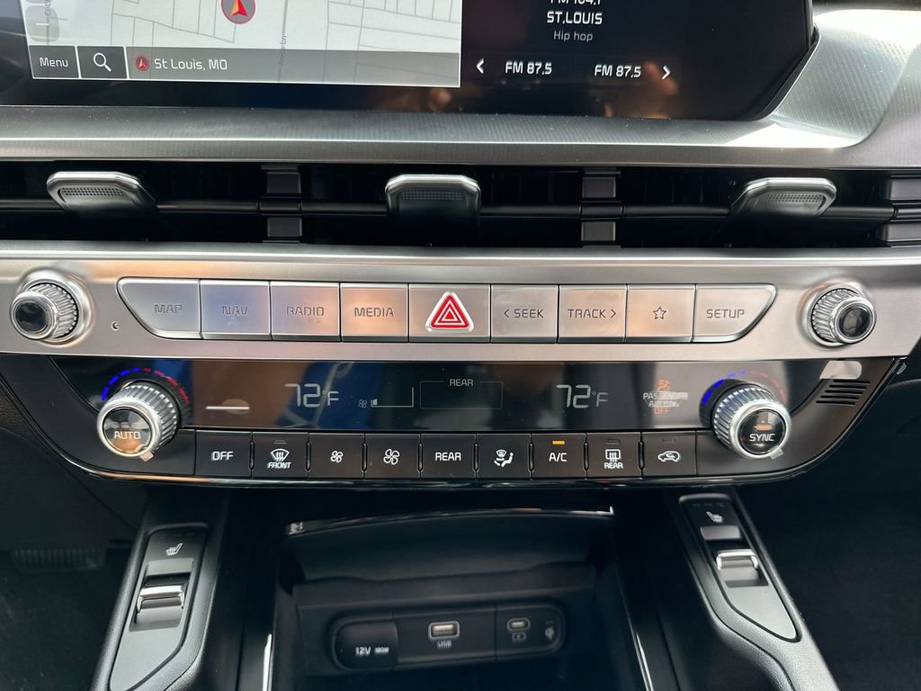 Used 2025 Kia Telluride S image 38