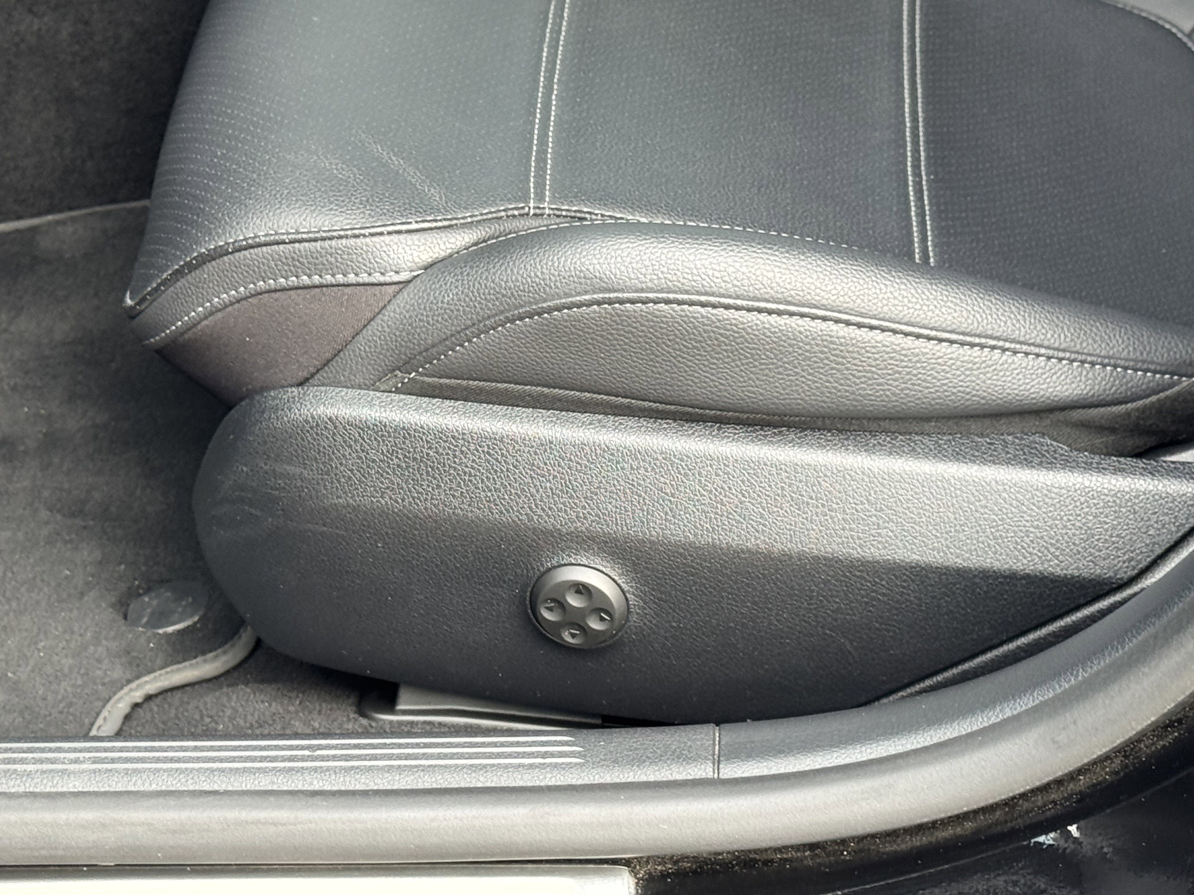 Used 2024 Mercedes-Benz C 300 4MATIC Sedan image 18