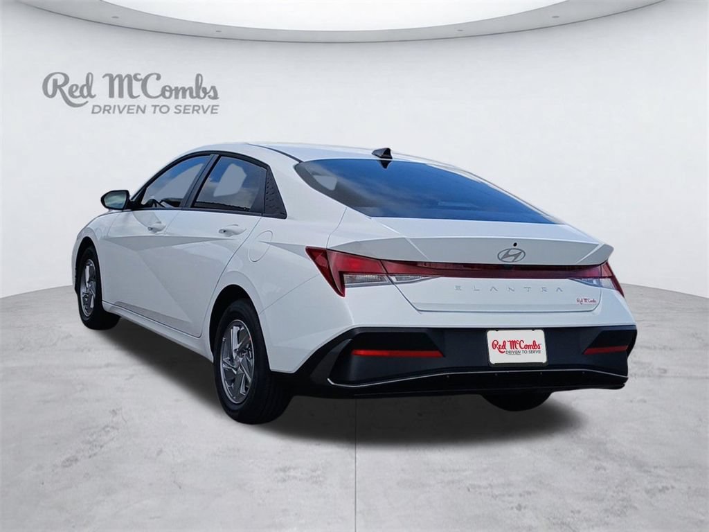 New 2026 Hyundai Elantra SE FWD image 3
