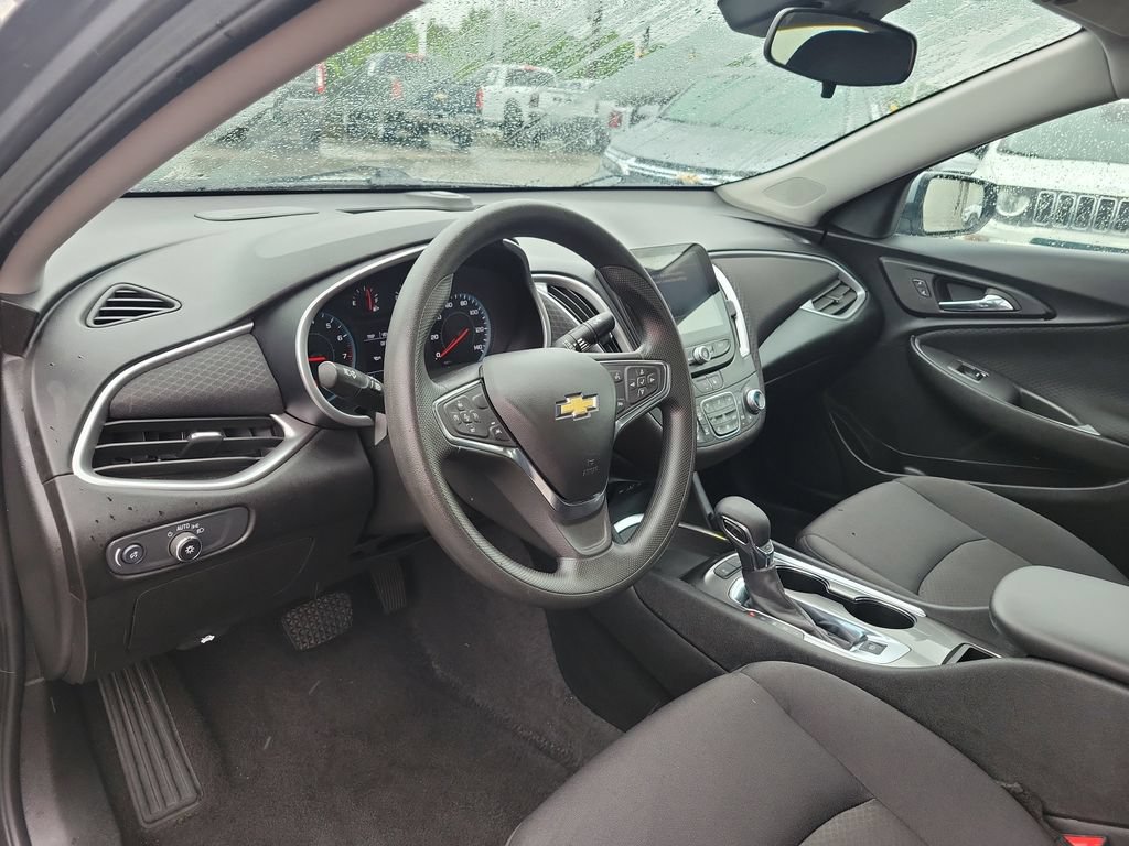 Used 2025 Chevrolet Malibu LT FWD image 15