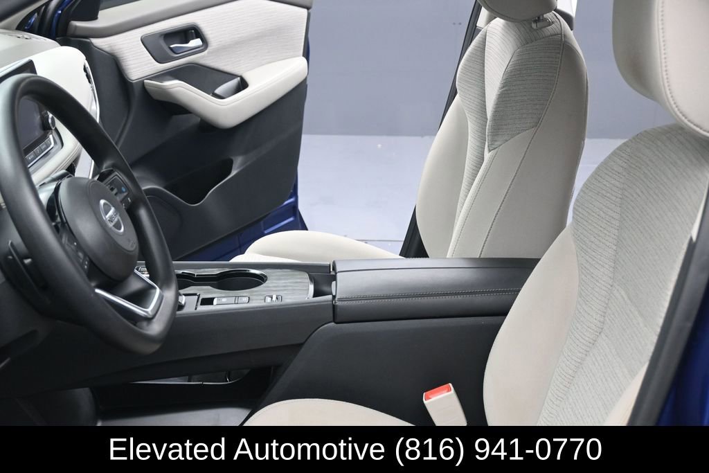 Used 2021 Nissan Rogue SV FWD image 16