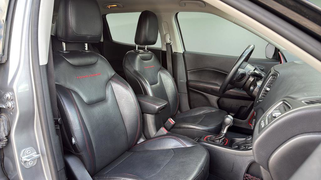 Used 2018 Jeep Compass Trailhawk w/ Leather Interior Group AWD/4WD image 11