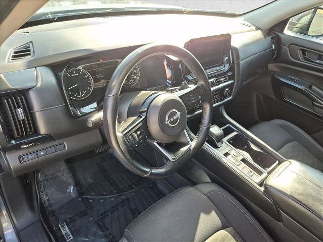 Used 2023 Nissan Pathfinder SV FWD image 10