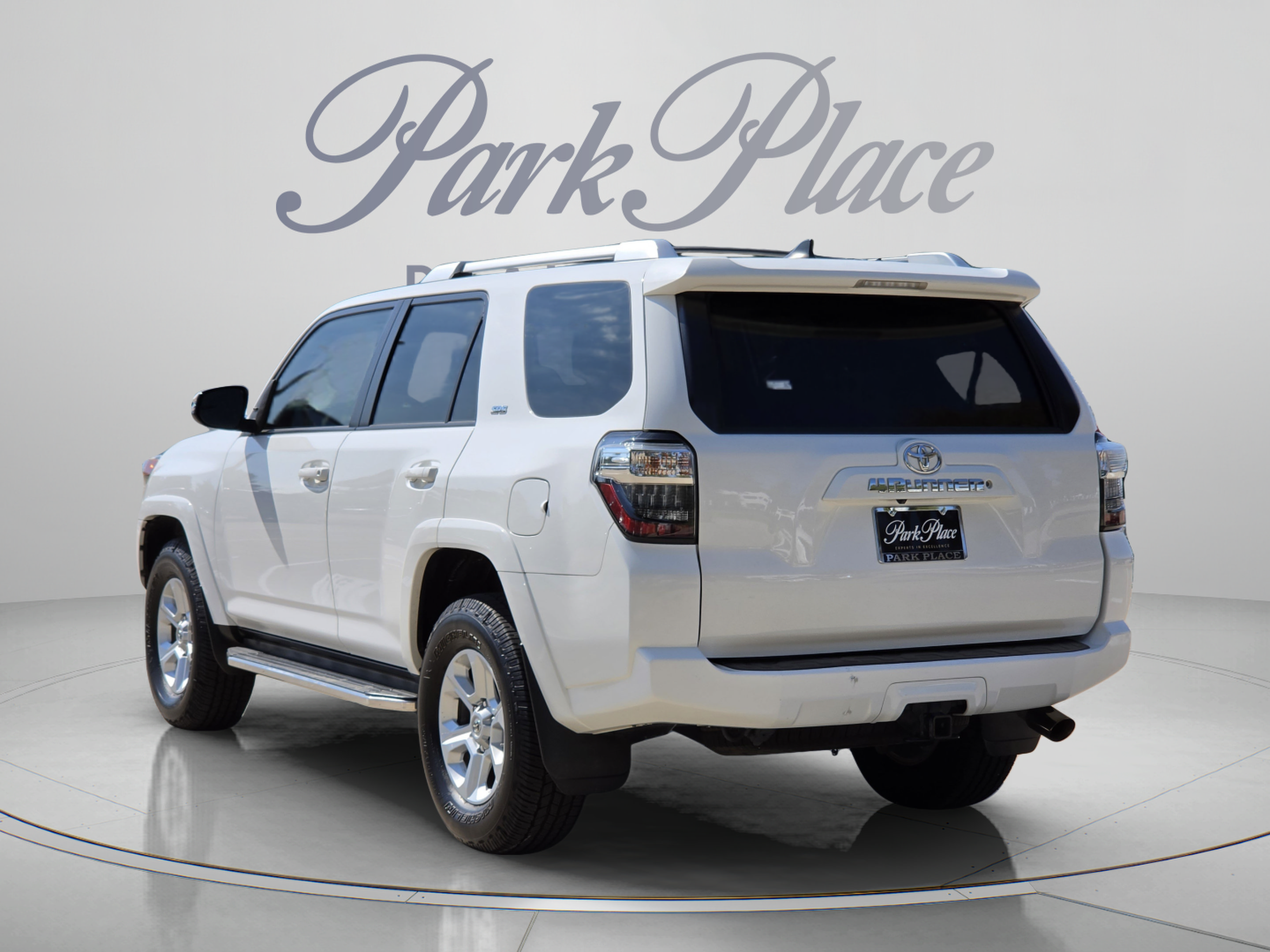 Used 2017 Toyota 4Runner SR5 Premium AWD/4WD image 3