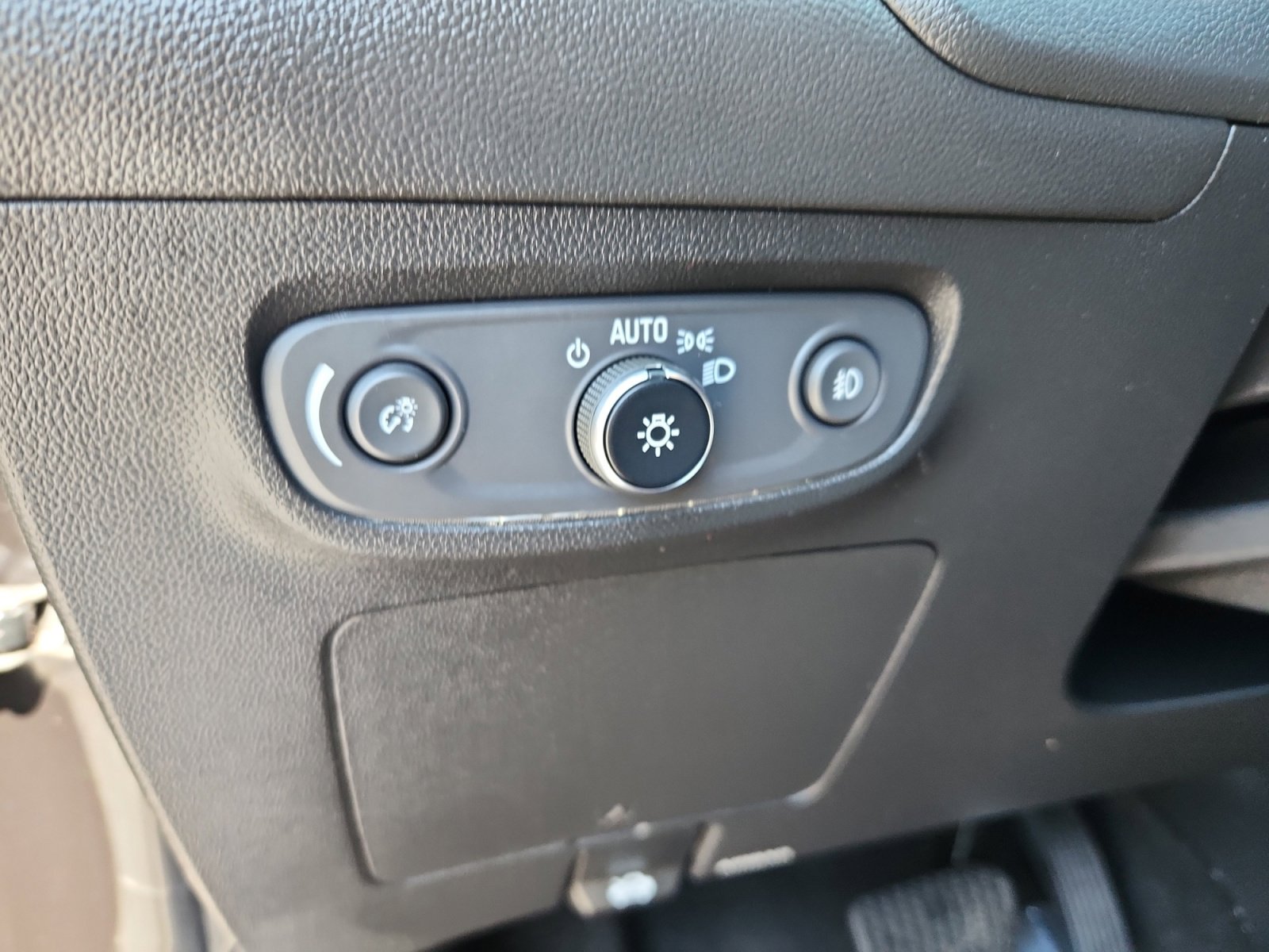 Used 2021 Buick Encore GX Essence image 31