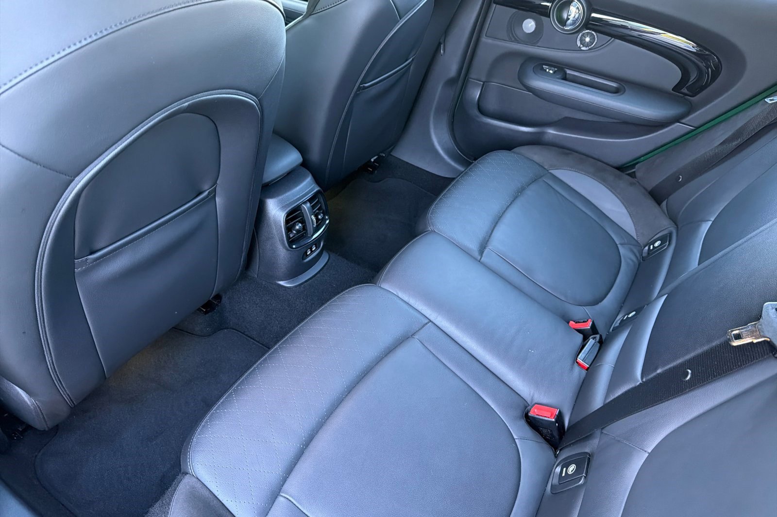 Used 2021 MINI Cooper Clubman S w/ Driver Assistance Package image 15