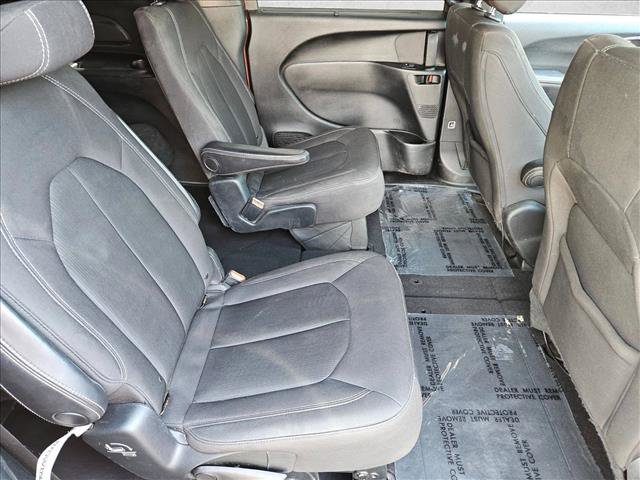 Used 2018 Chrysler Pacifica Touring Plus w/ S Appearance Package FWD image 23
