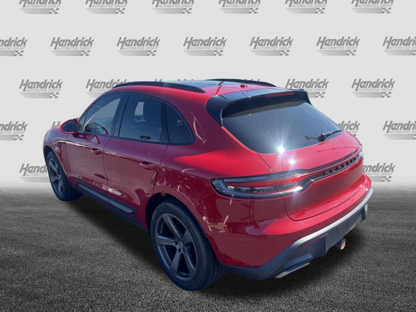 Used 2023 Porsche Macan AWD/4WD image 8