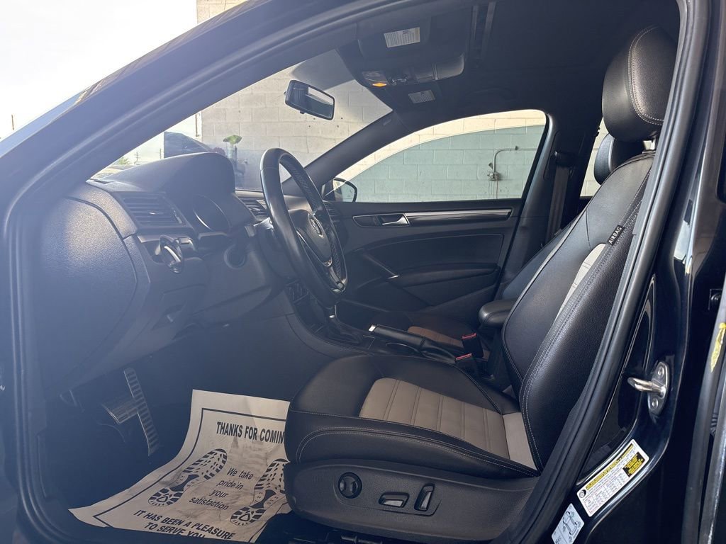 Used 2018 Volkswagen Passat 3.6 FWD image 10