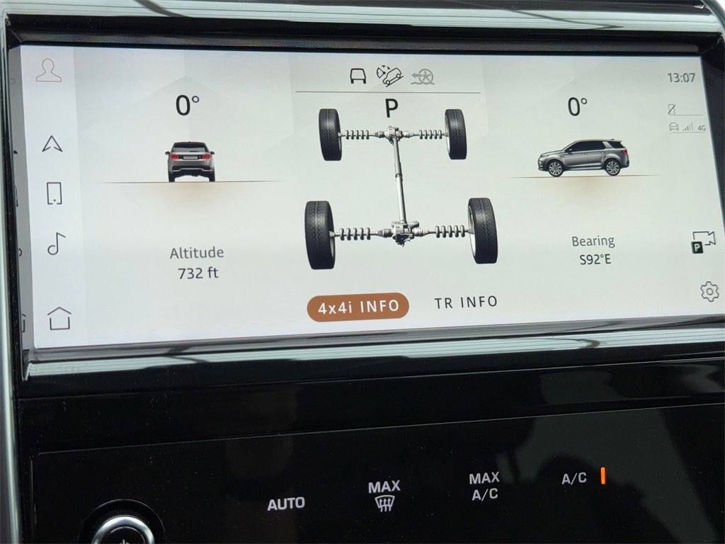 Used 2022 Land Rover Discovery Sport SE image 27