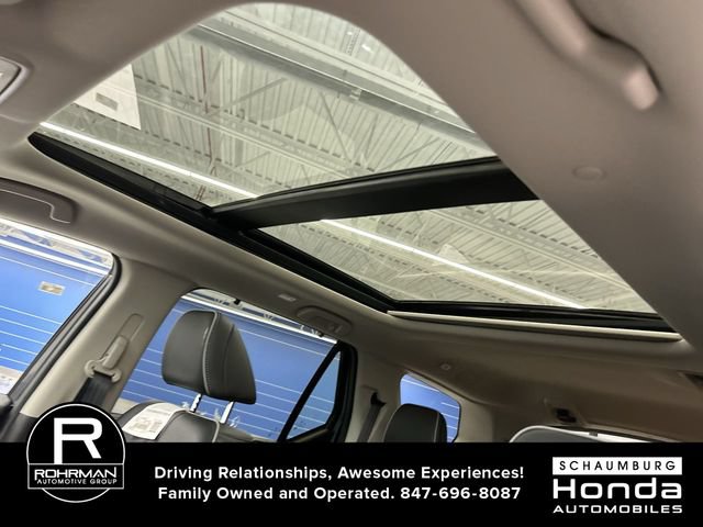 Used 2025 Honda Pilot Elite image 18