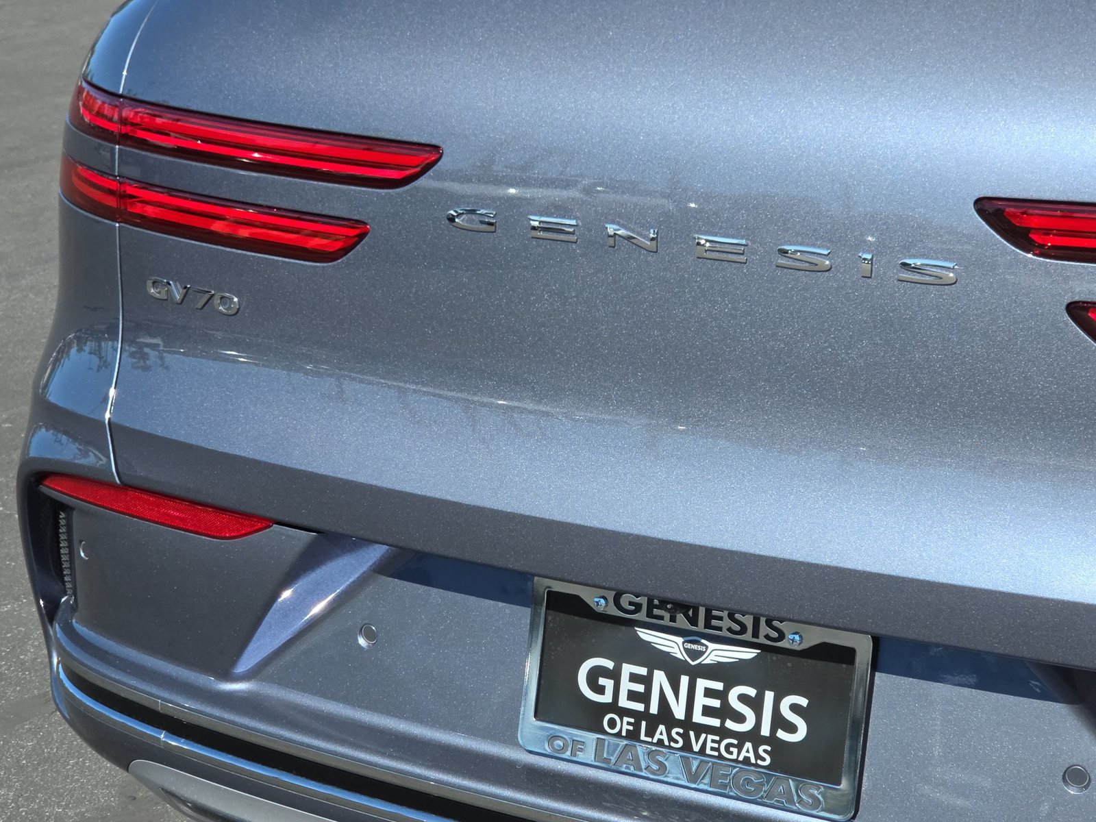 Certified 2026 Genesis Electrified GV70 Advanced AWD/4WD image 11
