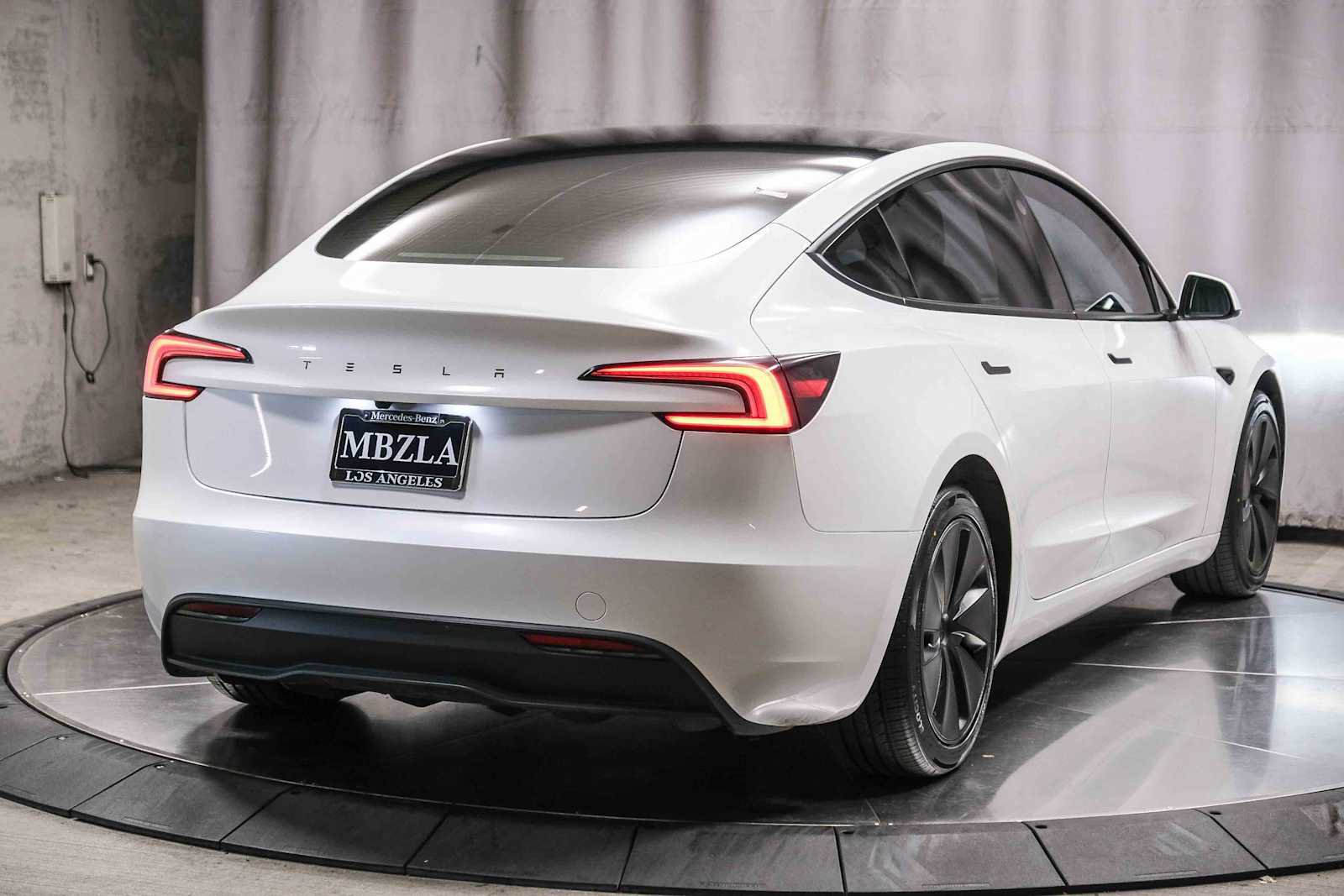Used 2024 Tesla Model 3 Standard Range RWD image 4