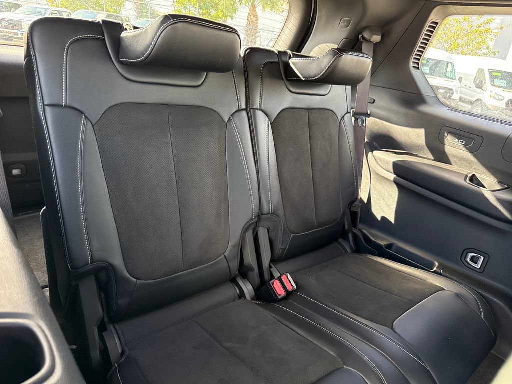 Used 2021 Jeep Grand Cherokee L Laredo image 27