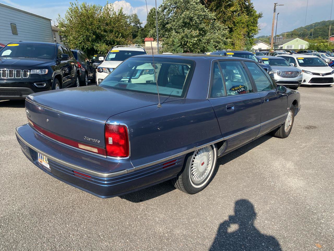 Used 1995 Oldsmobile Ninety-Eight Regency Elite FWD image 6