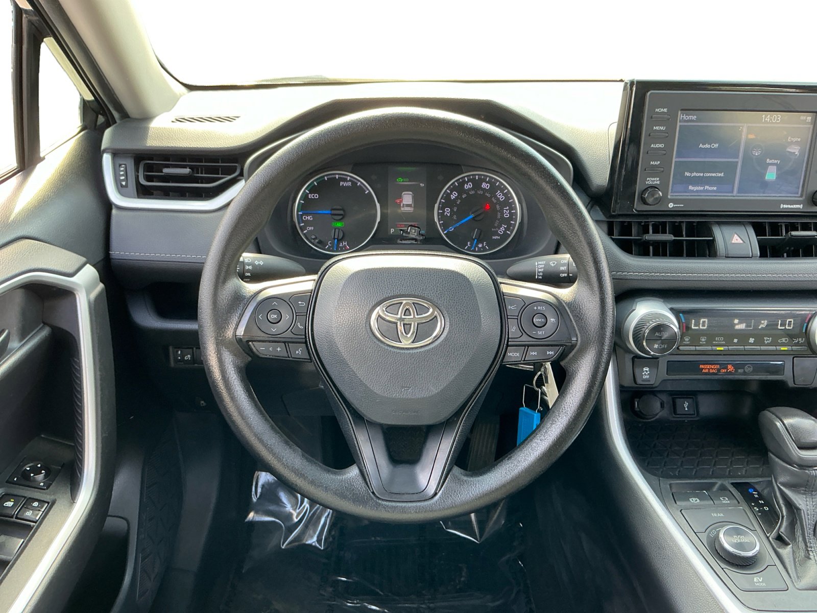 Used 2021 Toyota RAV4 LE image 12