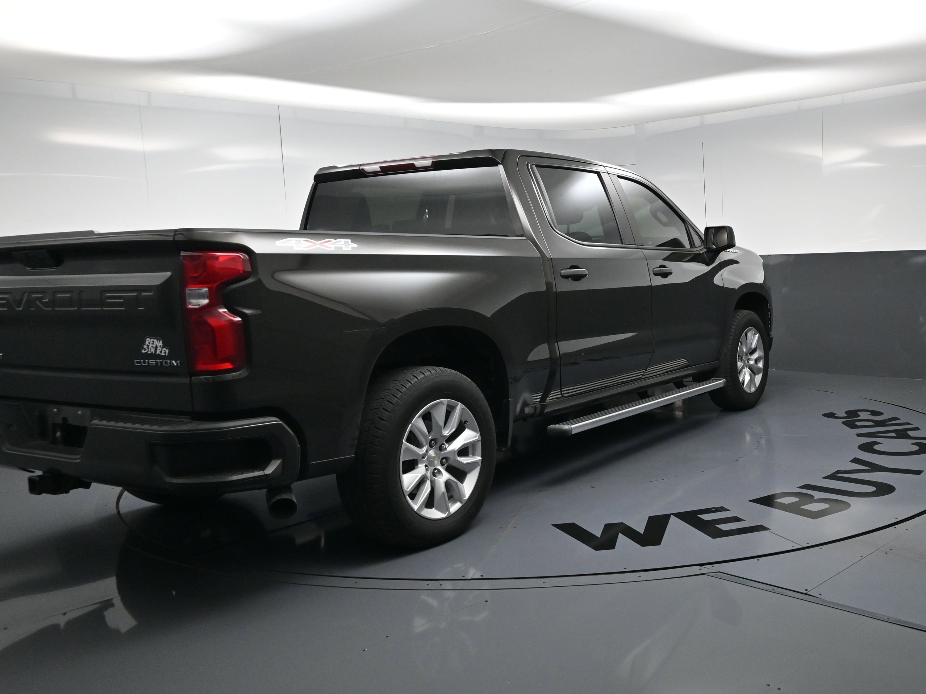 Used 2022 Chevrolet Silverado 1500 Custom w/ Safety Confidence Package AWD/4WD image 17