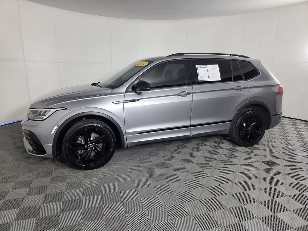 Used 2024 Volkswagen Tiguan SE R-Line AWD/4WD image 7