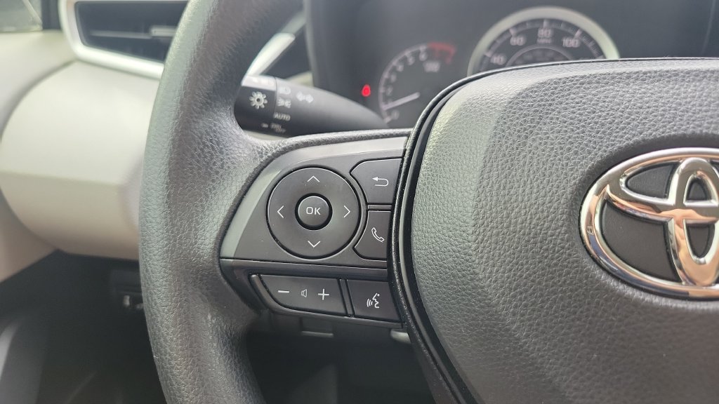 Used 2022 Toyota Corolla LE FWD image 19