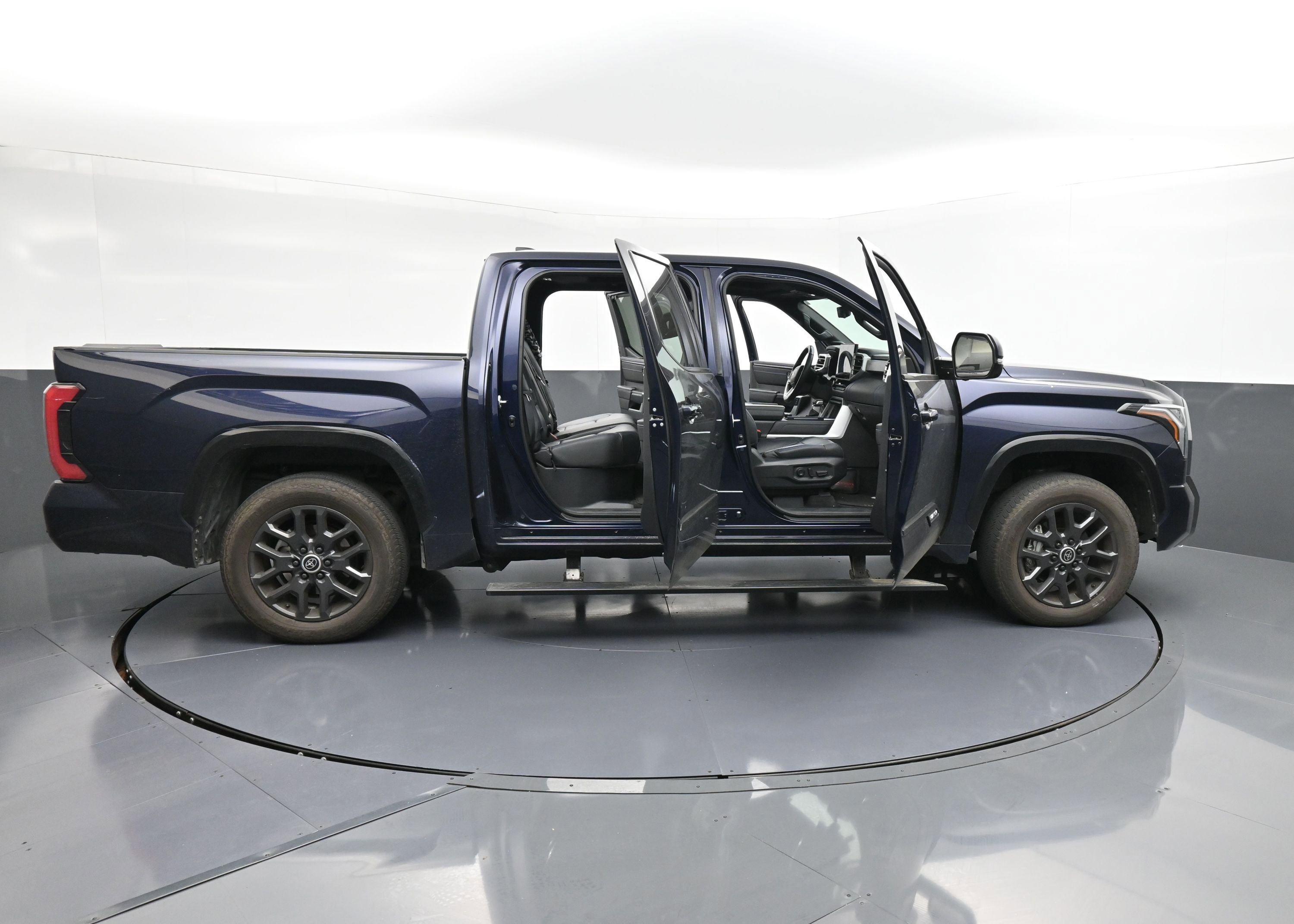 Used 2024 Toyota Tundra Platinum image 36