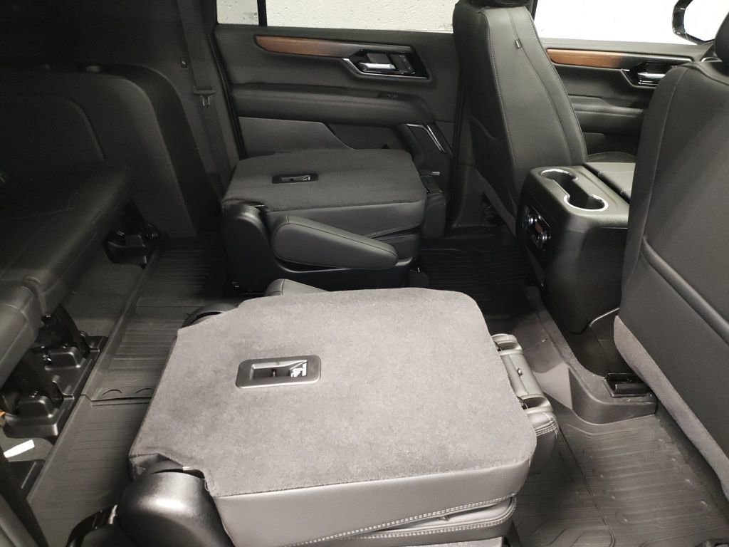 New 2026 GMC Yukon XL Denali w/ Sun & Power Step Package image 12