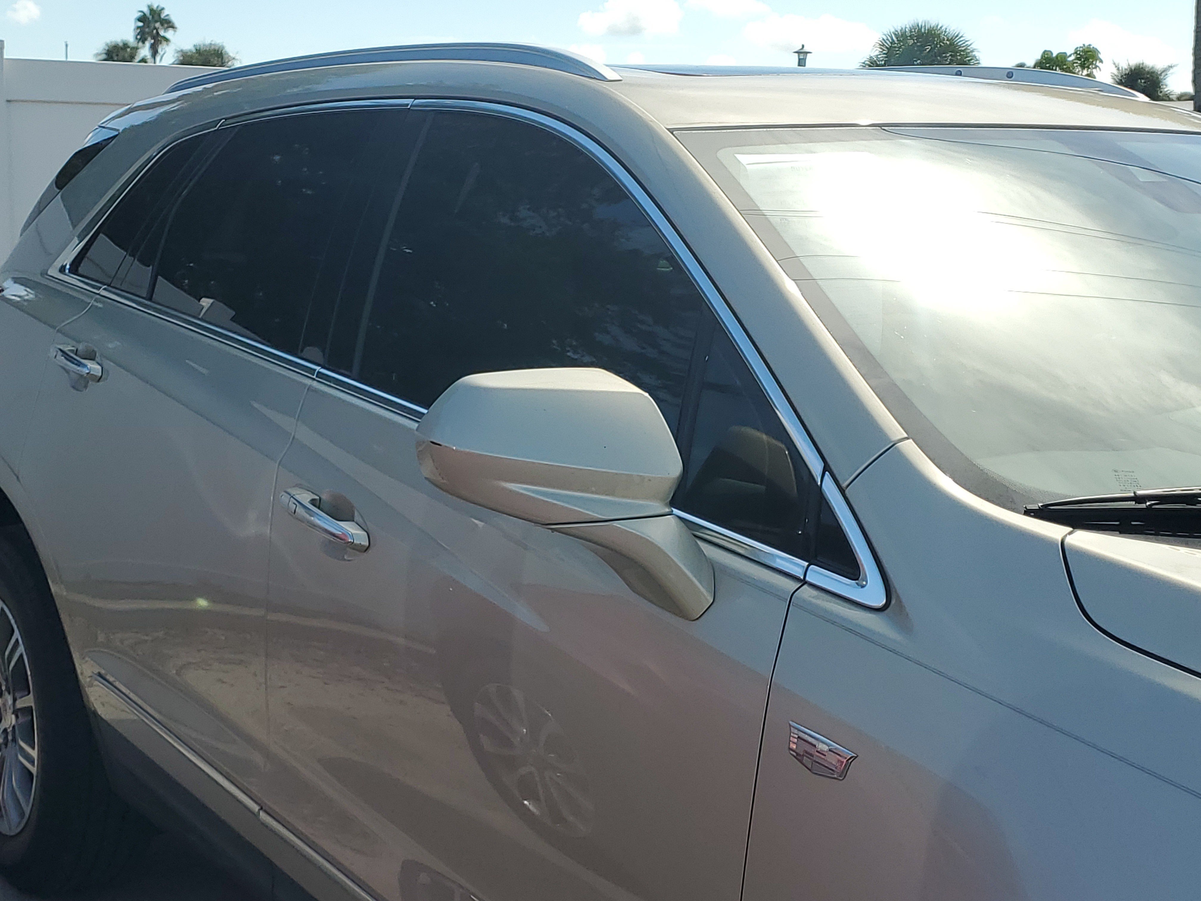 Used 2017 Cadillac XT5 Luxury w/ Driver Awareness Package FWD image 3