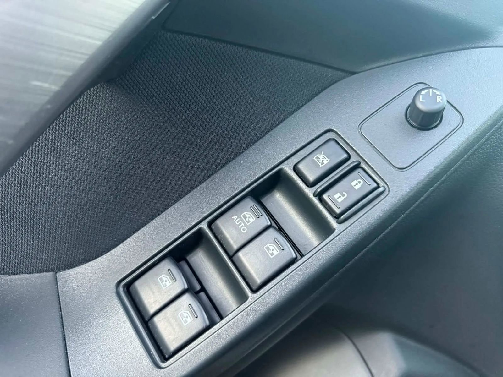 Used 2015 Subaru Forester 2.5i Premium w/ All-Weather Package image 17