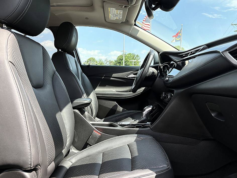 Used 2020 Buick Encore GX Essence w/ Experience Buick Package FWD image 13