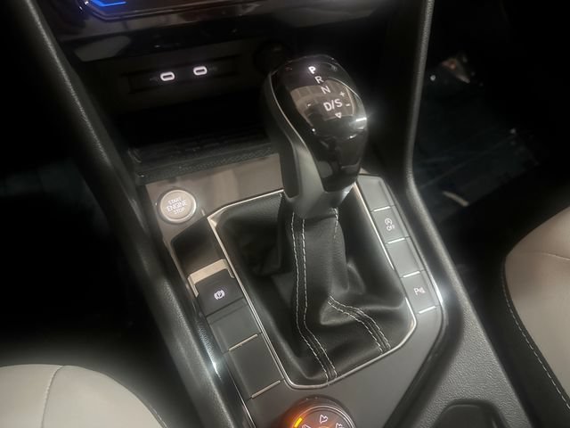 Certified 2025 Volkswagen Taos SE AWD/4WD image 21