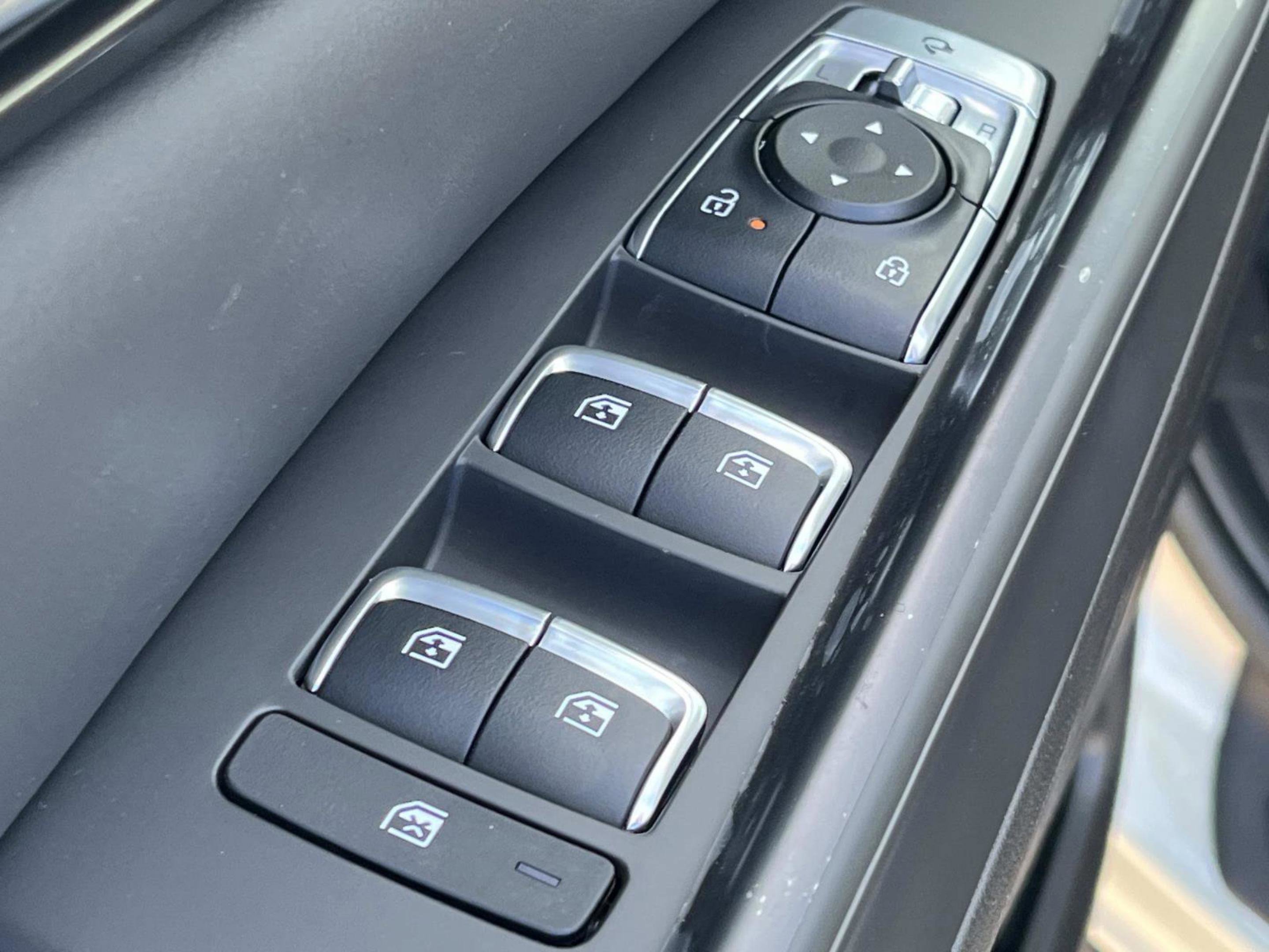 New 2026 Kia Carnival SX image 25