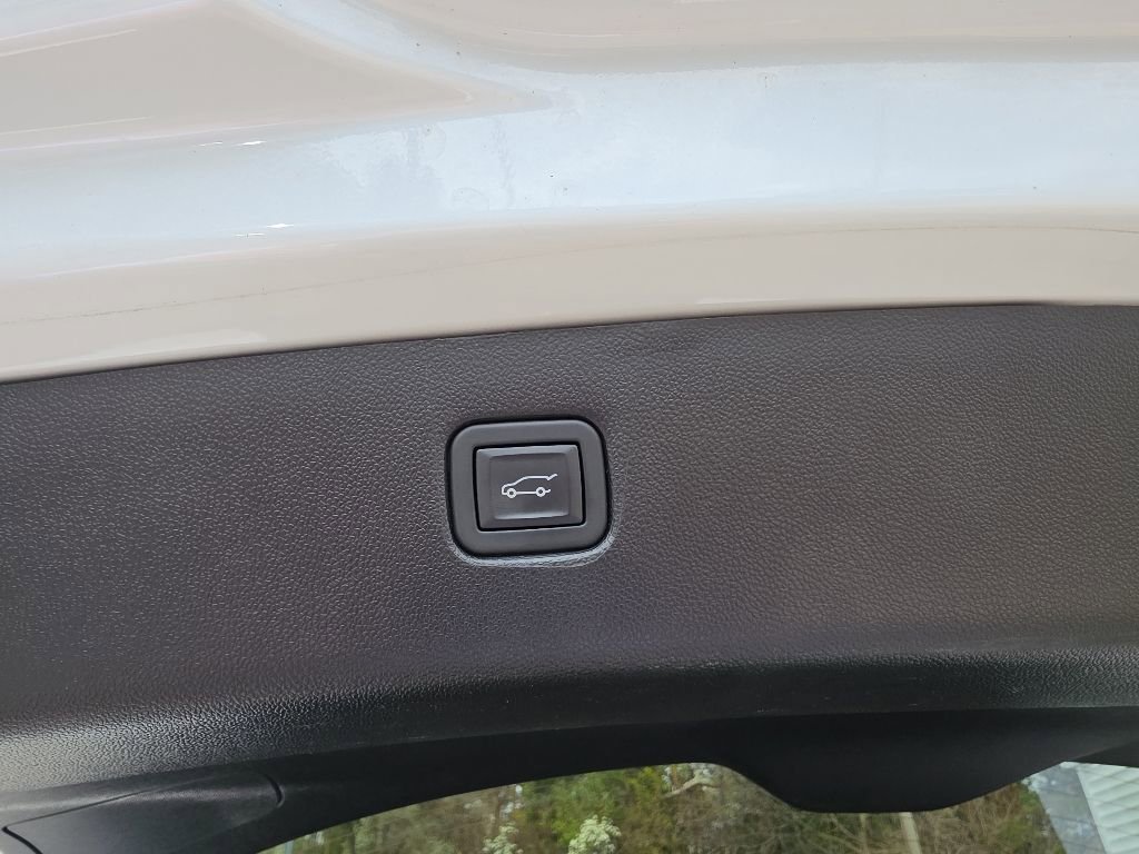 Used 2023 Chevrolet Blazer RS w/ Driver Confidence II Package AWD/4WD image 34