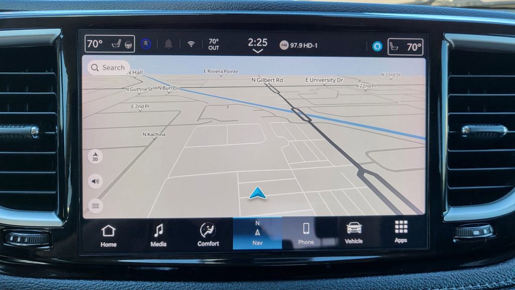 Used 2024 Chrysler Pacifica Select image 39