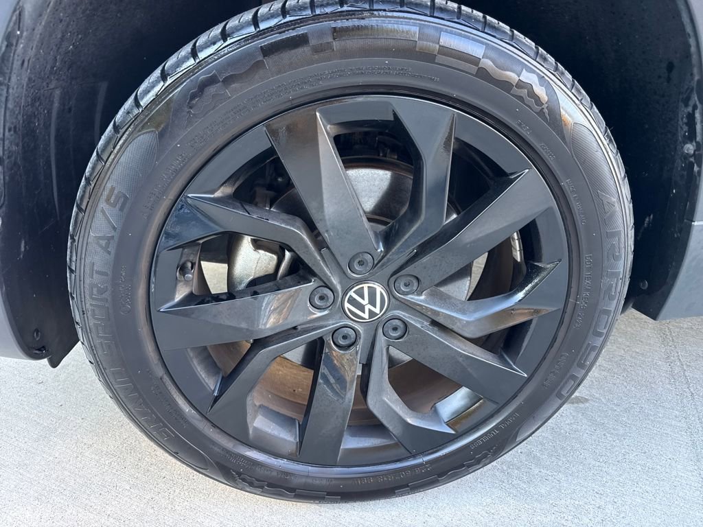 Used 2022 Volkswagen Taos SE image 11