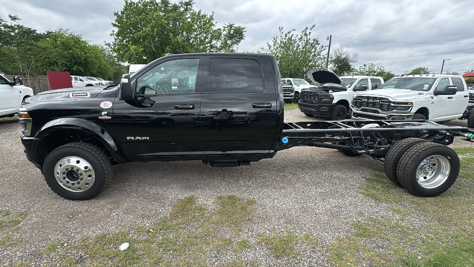 New 2026 RAM 5500 4x4 Crew Cab w/ Laramie Trim Package image 8