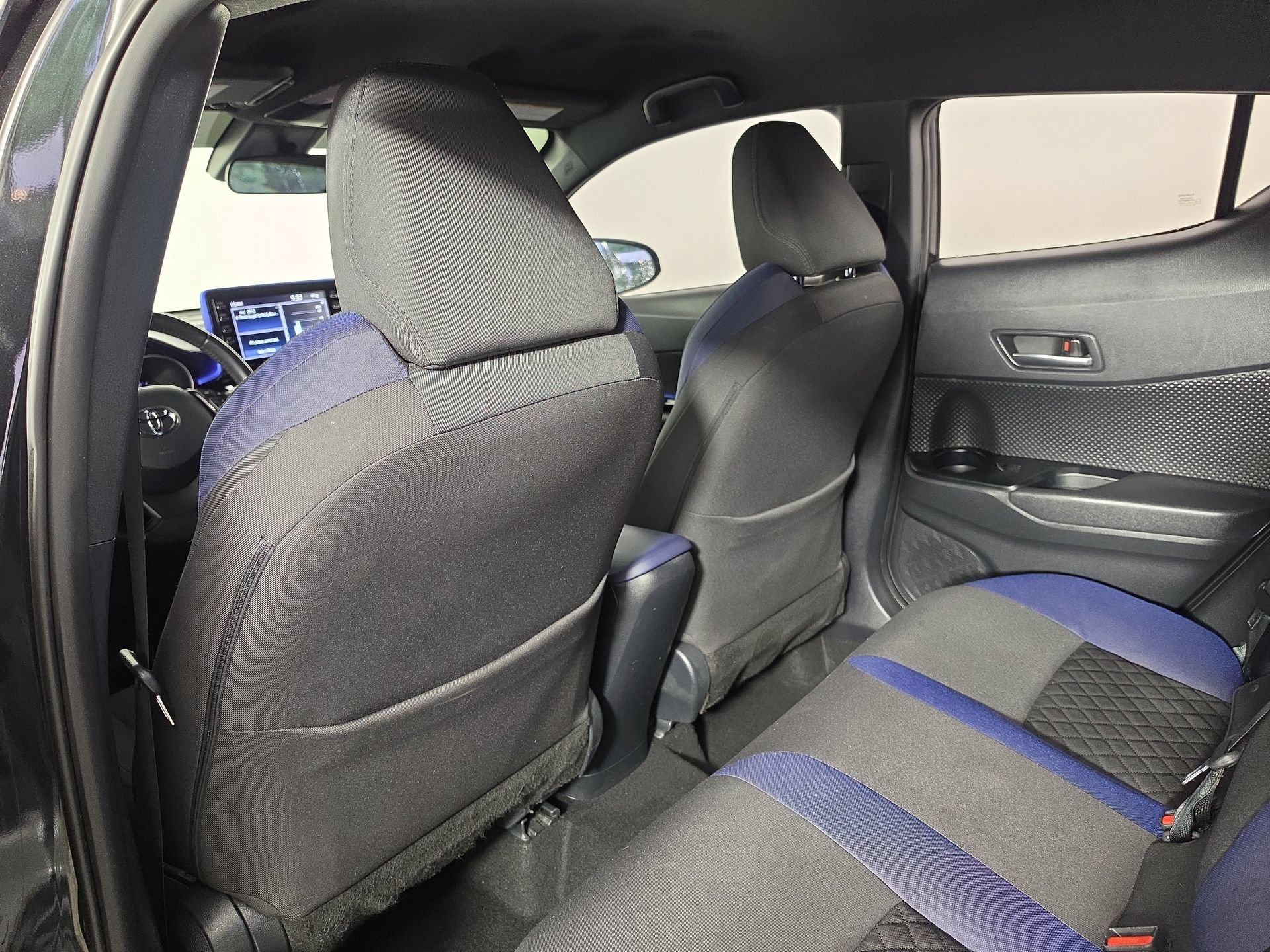 Used 2021 Toyota C-HR XLE FWD image 34