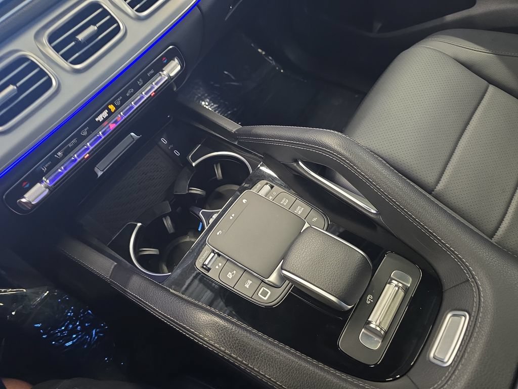 Used 2025 Mercedes-Benz GLS 450 4MATIC image 29