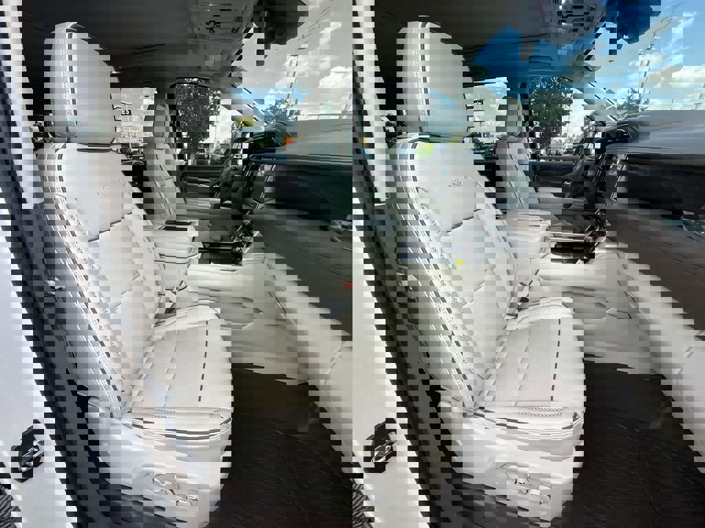 Certified 2023 GMC Yukon XL Denali image 30