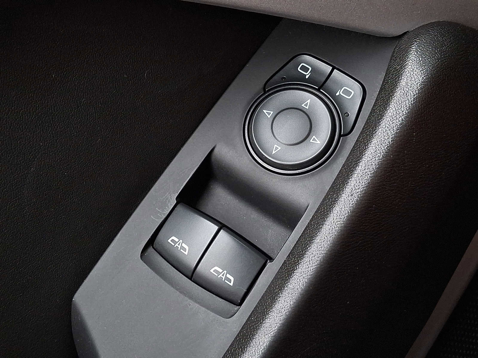 Used 2021 Chevrolet Camaro LT RWD image 23