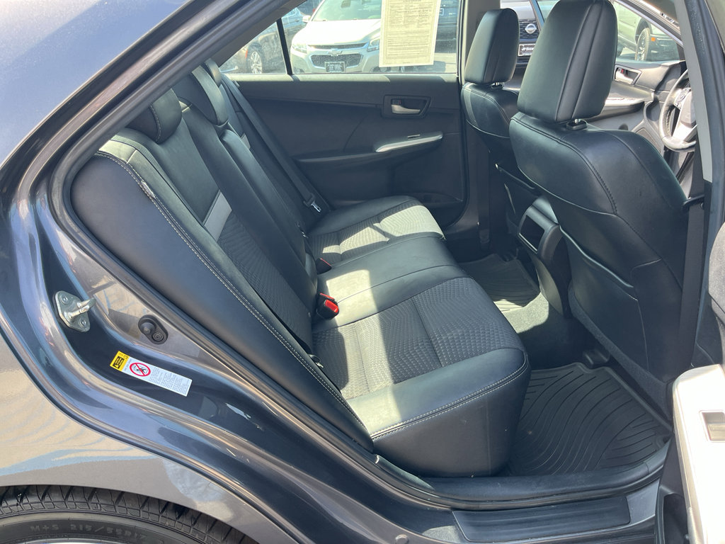 Used 2014 Toyota Camry SE w/ Moonroof Package FWD image 31