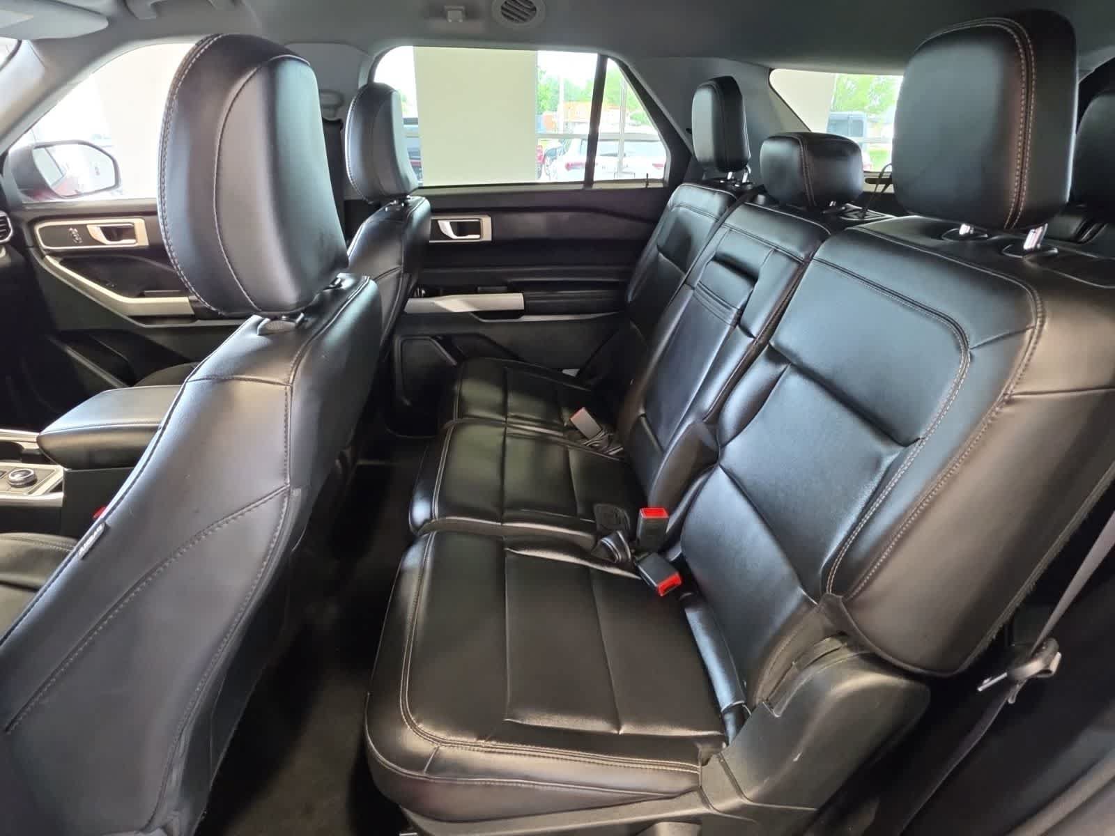 Used 2023 Ford Explorer XLT w/ Equipment Group 202A AWD/4WD image 29