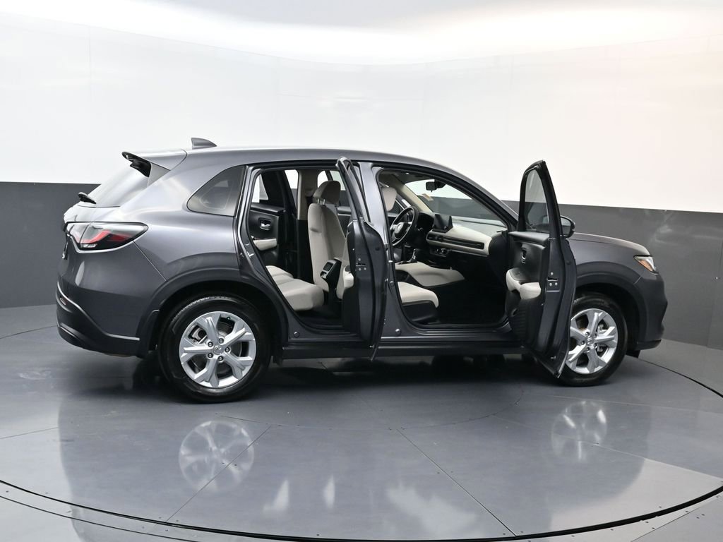 Used 2025 Honda HR-V LX image 27