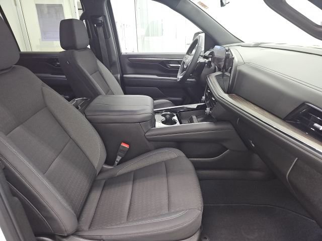 Used 2025 Chevrolet Suburban LS image 12