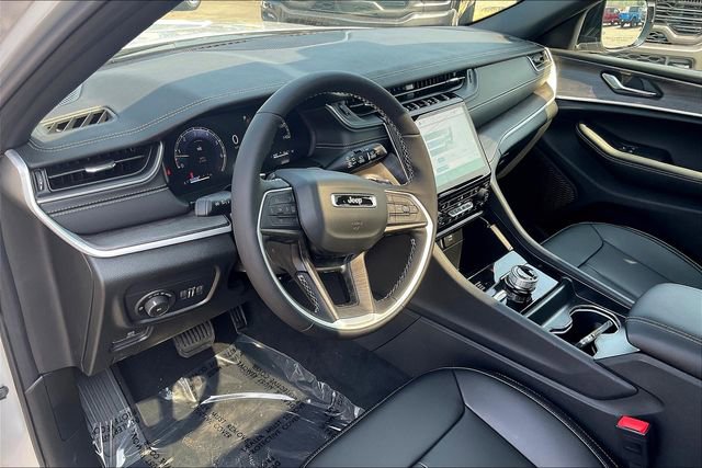 New 2025 Jeep Grand Cherokee Limited image 6