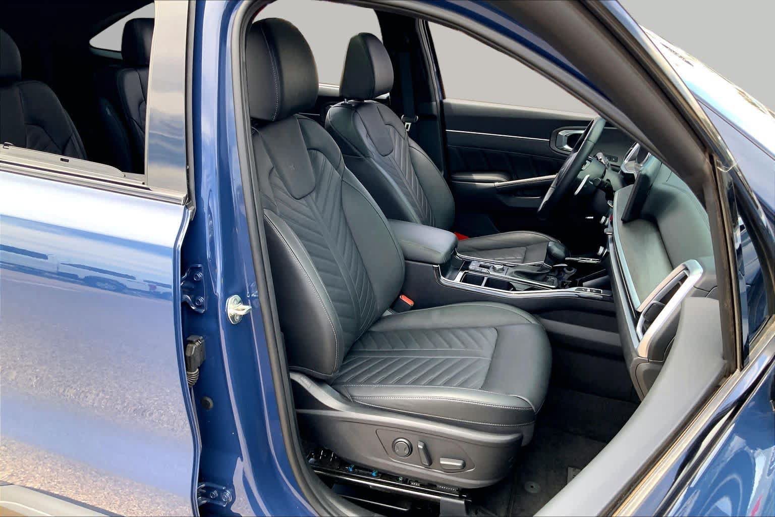 Certified 2024 Kia Sorento SX Prestige AWD/4WD image 9