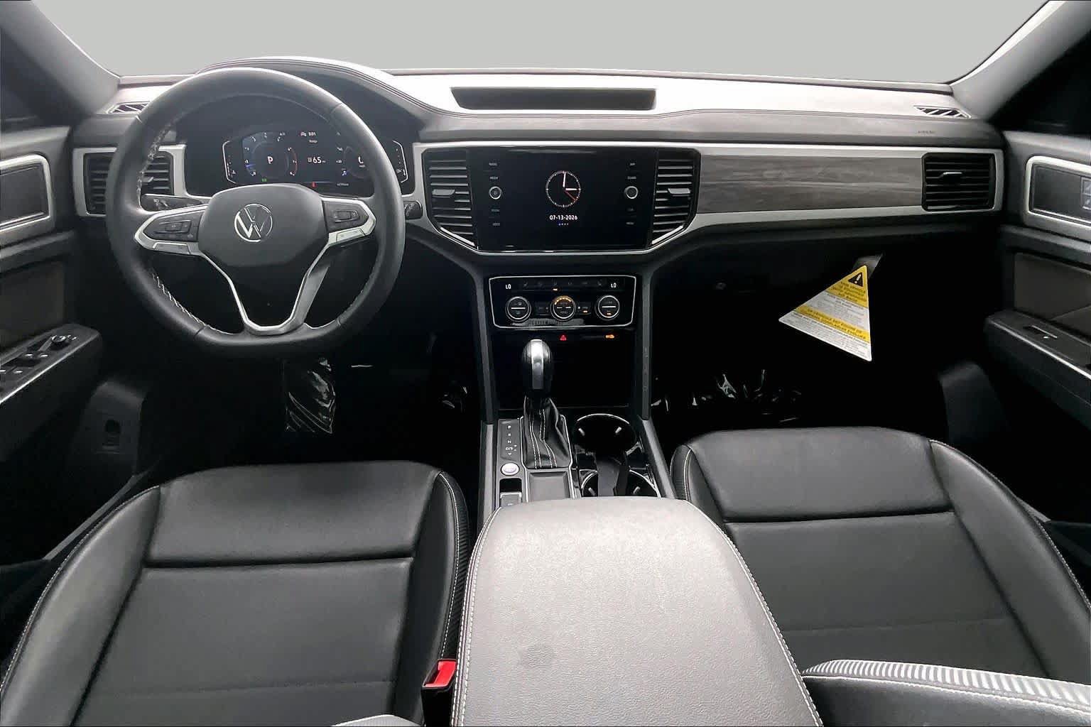 Used 2023 Volkswagen Atlas Cross Sport SE w/ Panoramic Sunroof Package FWD image 16