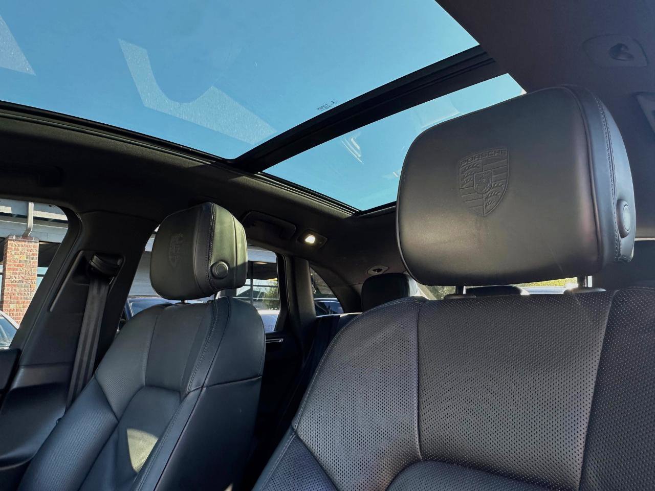 Used 2022 Porsche Macan S w/ Premium Package Plus image 7