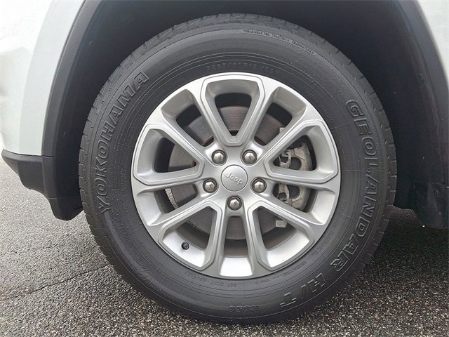 Used 2021 Jeep Grand Cherokee Laredo X image 8