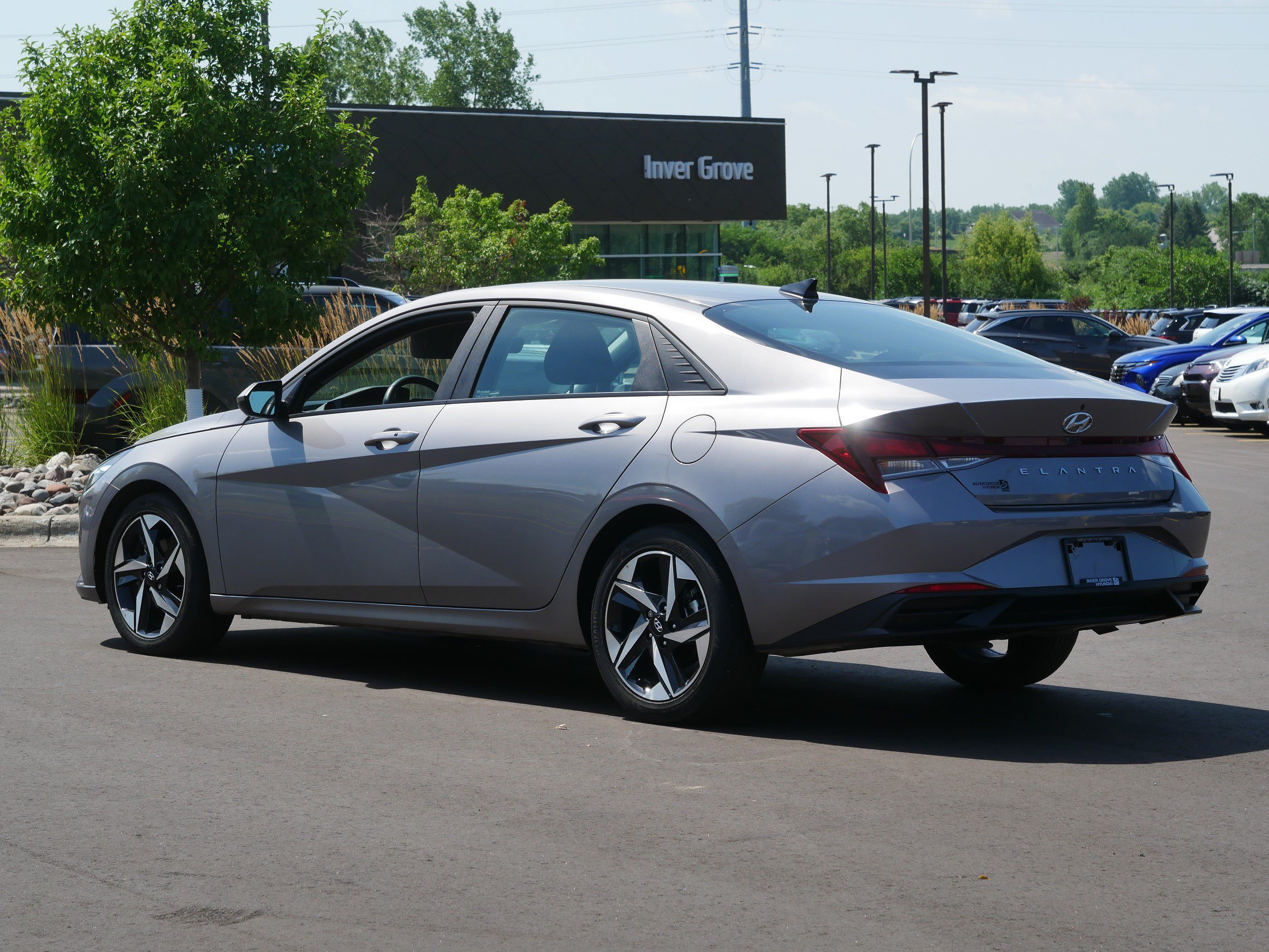 Used 2023 Hyundai Elantra SEL w/ Convenience Package FWD image 8