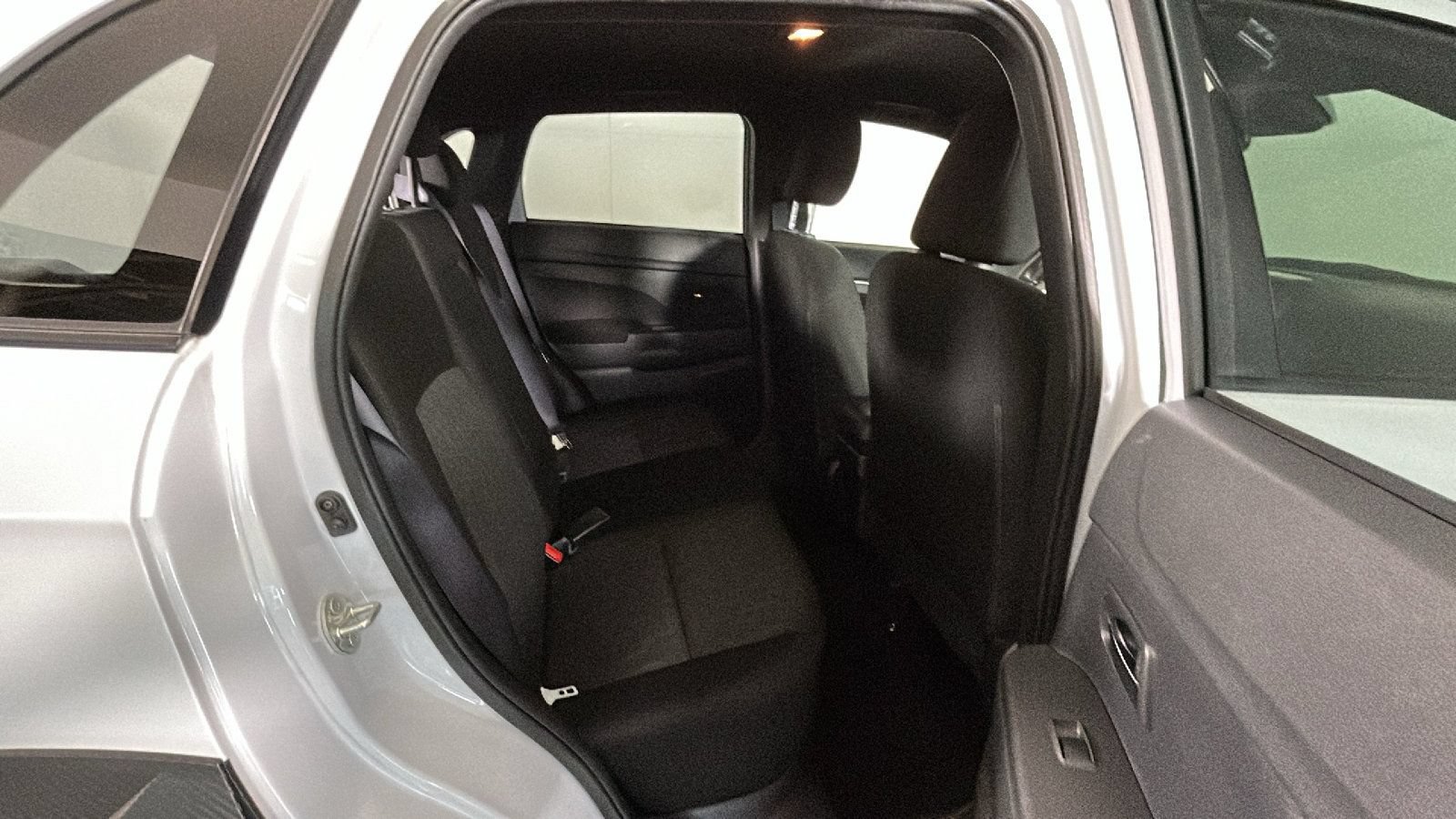 Used 2024 Mitsubishi Outlander Sport AWD image 32